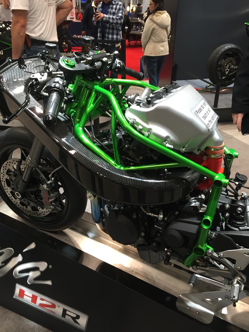 deel  Kawasaki Introduces 2015-Model ZX-14R ABS 30th Anniversary